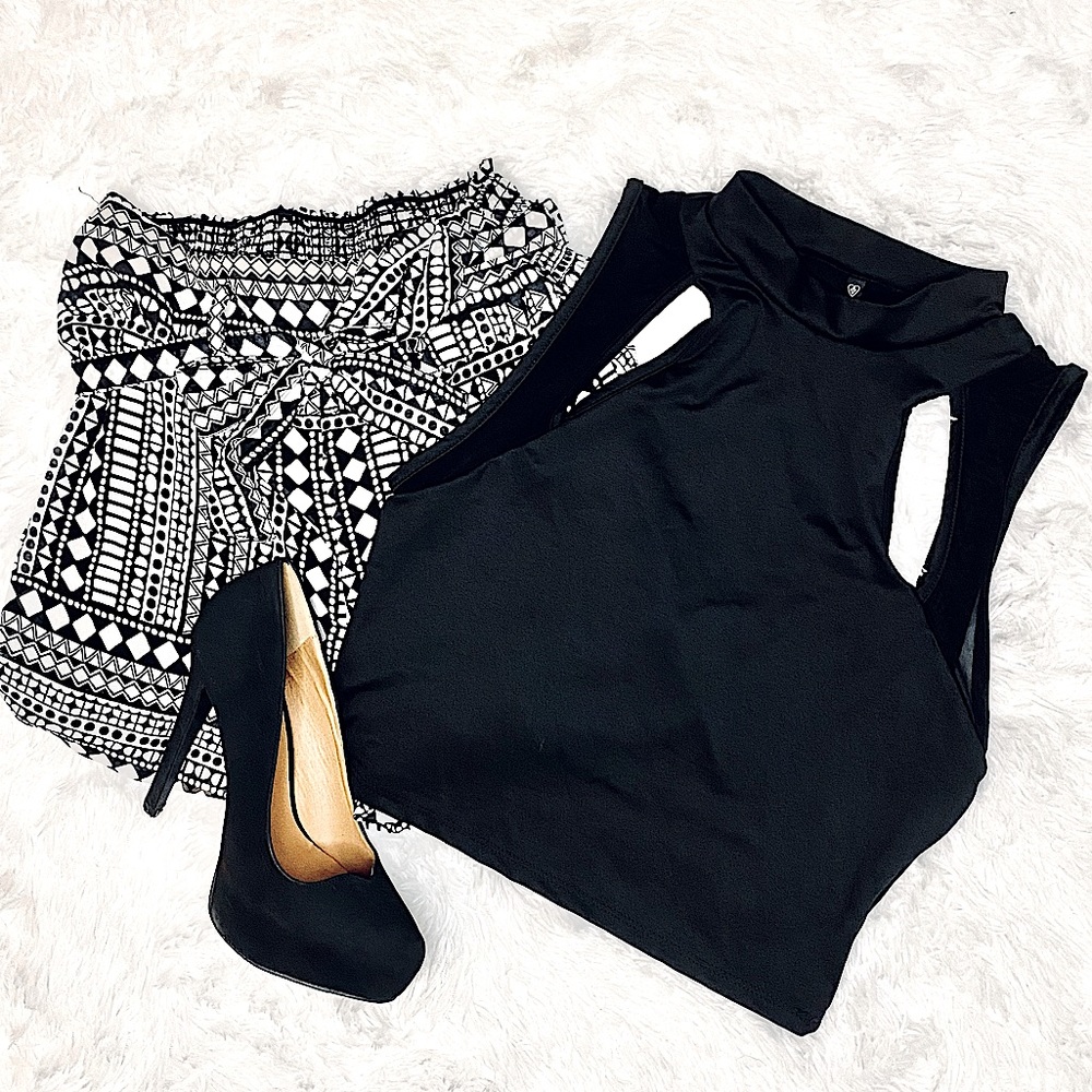 Love Culture Black Crop Top (Large)